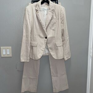 Zara blazer and pants suit, Size M Blazer and Pant Size 6